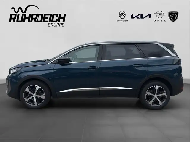Peugeot 5008 view 2