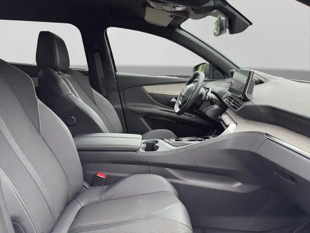 Peugeot 5008 view 9