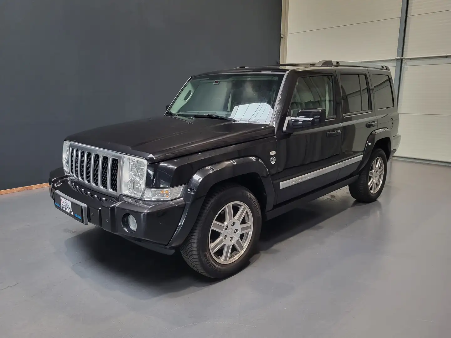 Jeep Commander 3.0 V6 CRD Overland *7-Sitze| AHK| Navi|* Negru - 1