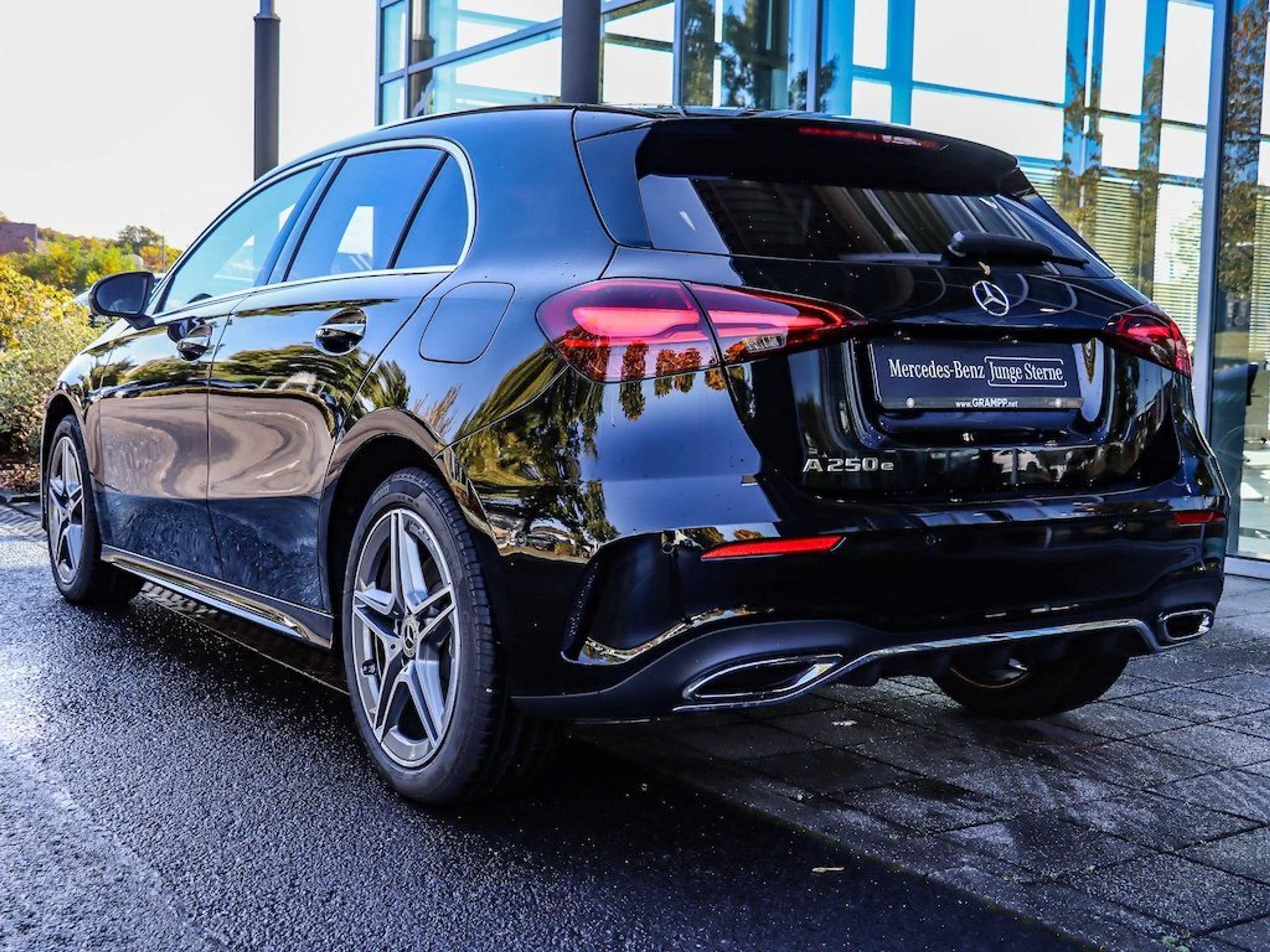 Mercedes-Benz A 250 e Edition AMG/Distronic/LED/360Grad-Kamera — photo 3