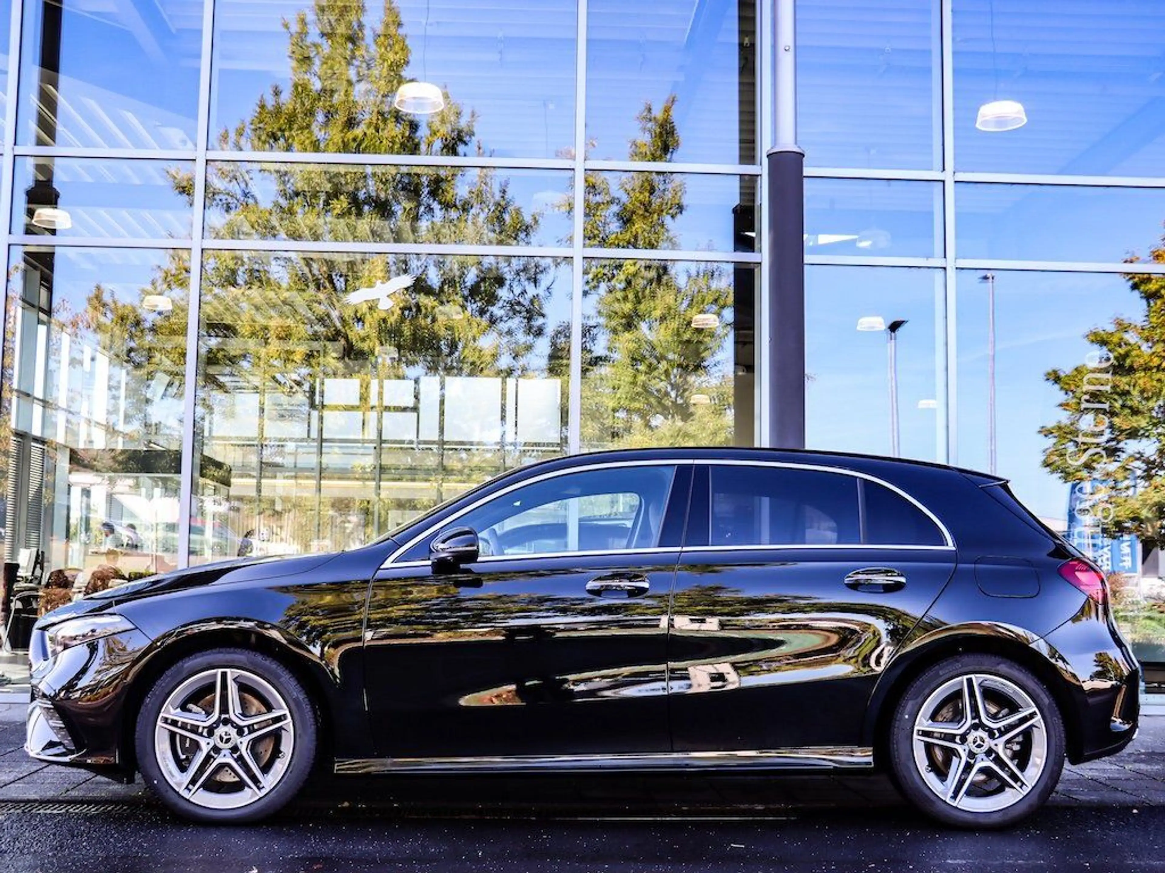 Mercedes-Benz A 250 e Edition AMG/Distronic/LED/360Grad-Kamera — photo 2