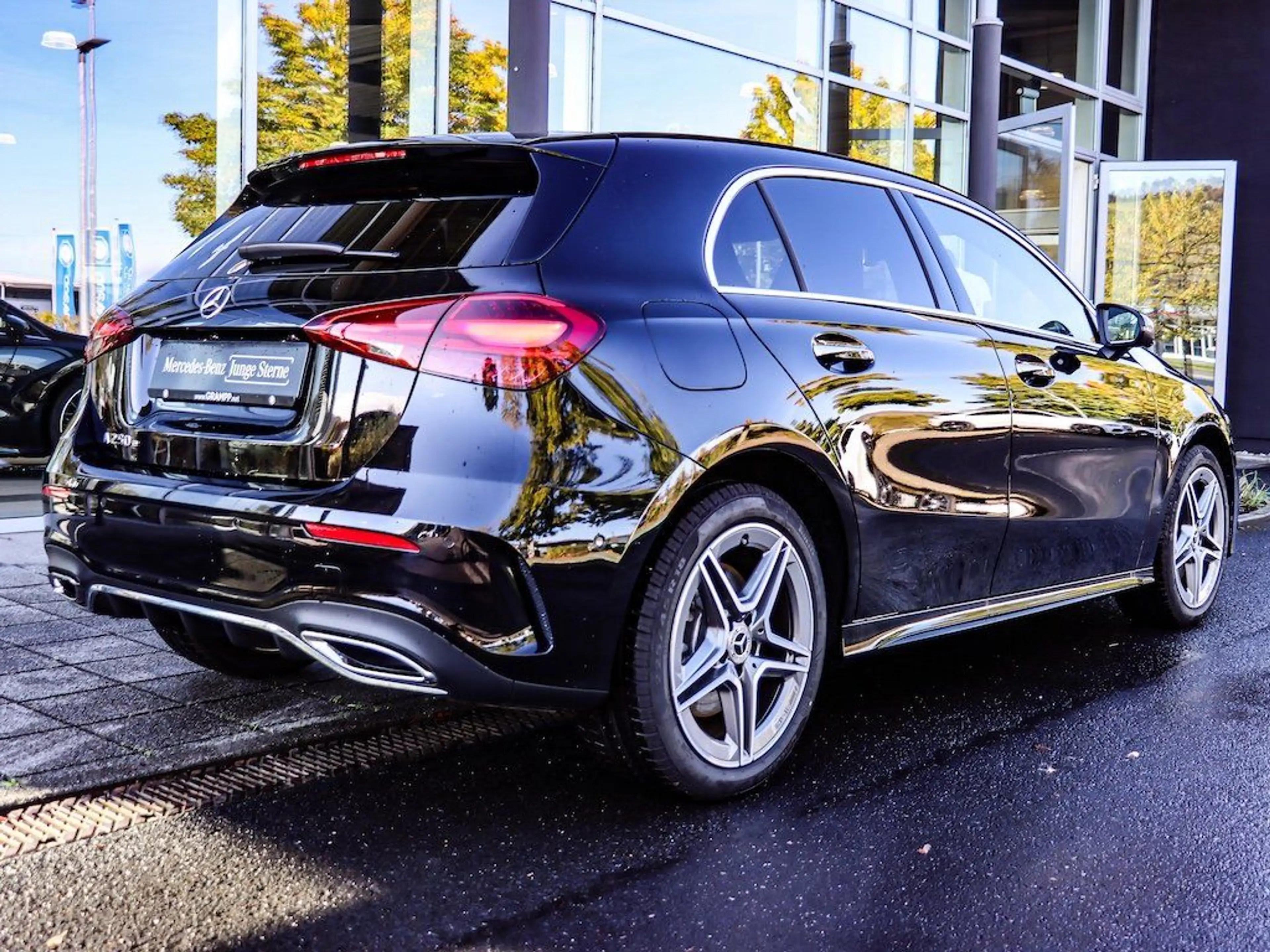 Mercedes-Benz A 250 e Edition AMG/Distronic/LED/360Grad-Kamera — photo 7