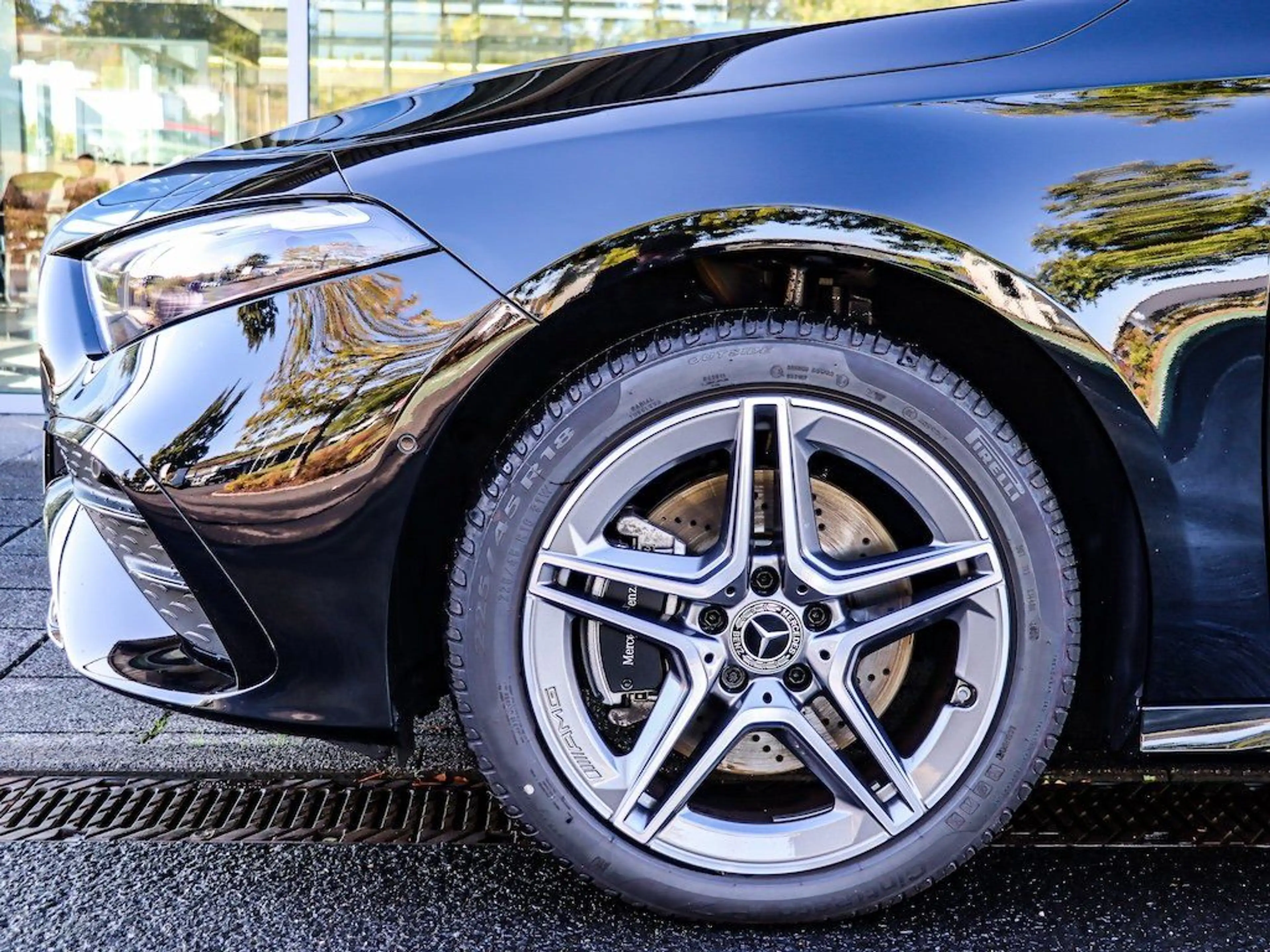 Mercedes-Benz A 250 e Edition AMG/Distronic/LED/360Grad-Kamera — photo 11