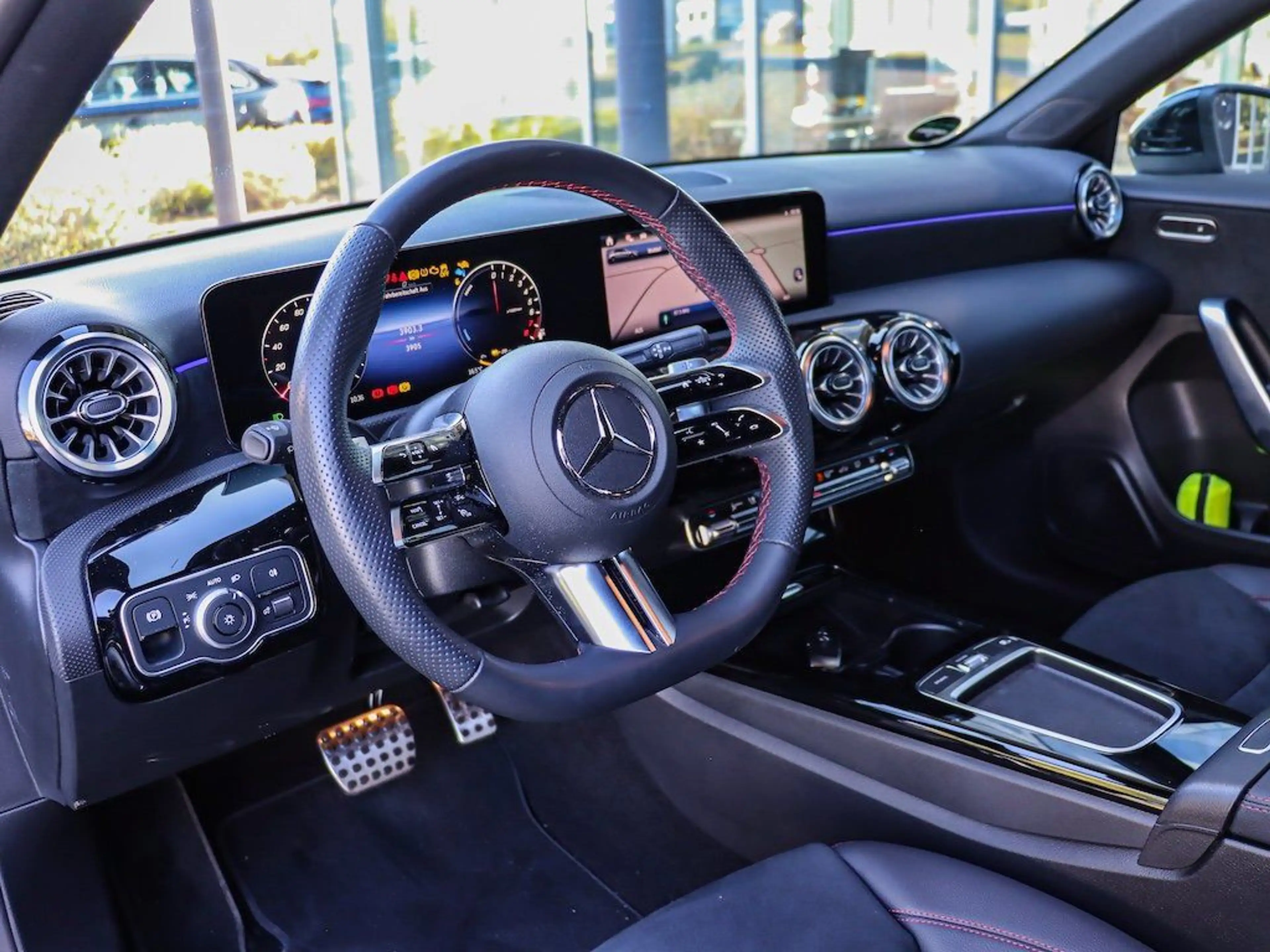 Mercedes-Benz A 250 e Edition AMG/Distronic/LED/360Grad-Kamera — photo 14