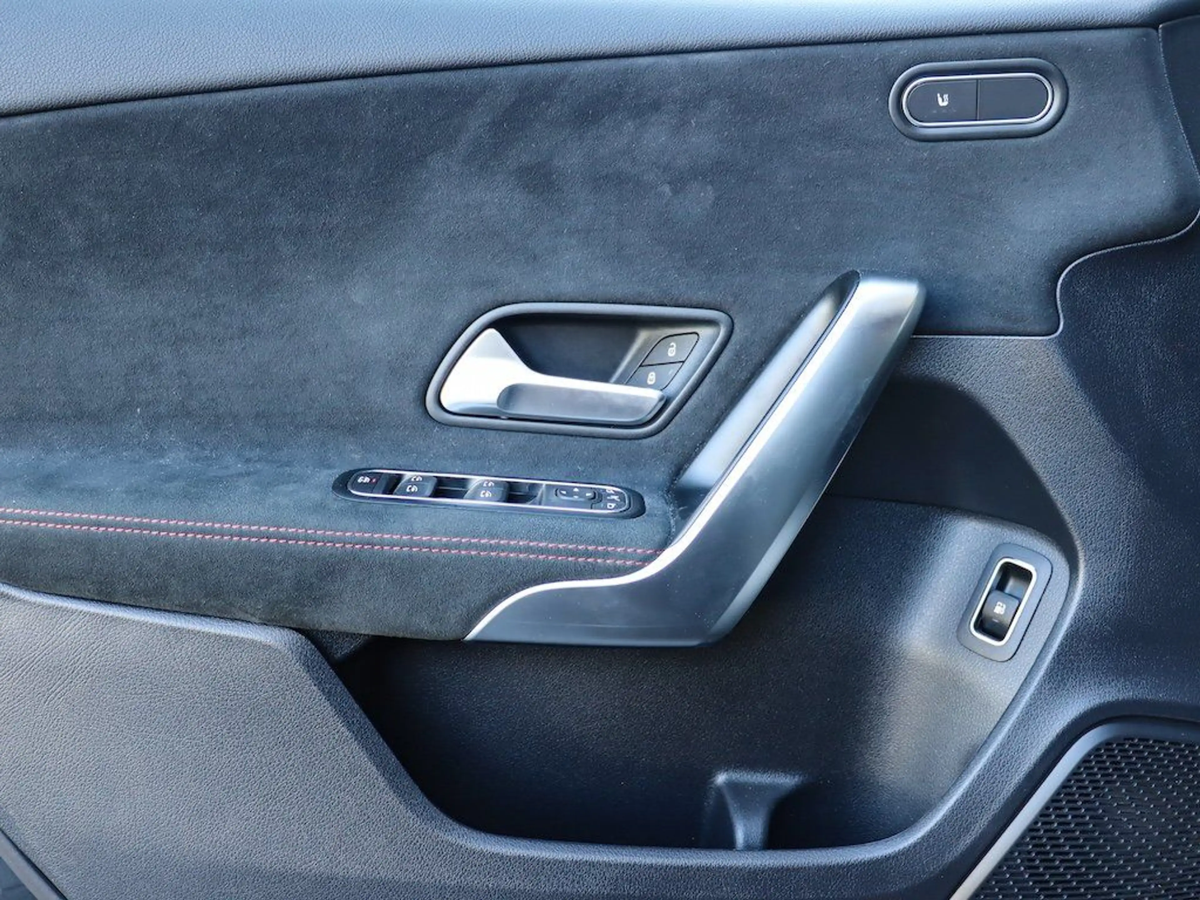 Mercedes-Benz A 250 e Edition AMG/Distronic/LED/360Grad-Kamera — photo 12