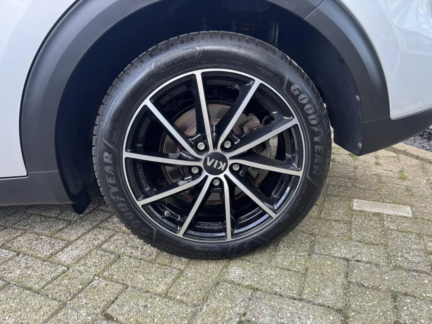 Kia Niro 1.6 GDi Hybrid First Edition | Dealeronderhouden | Gris - 2