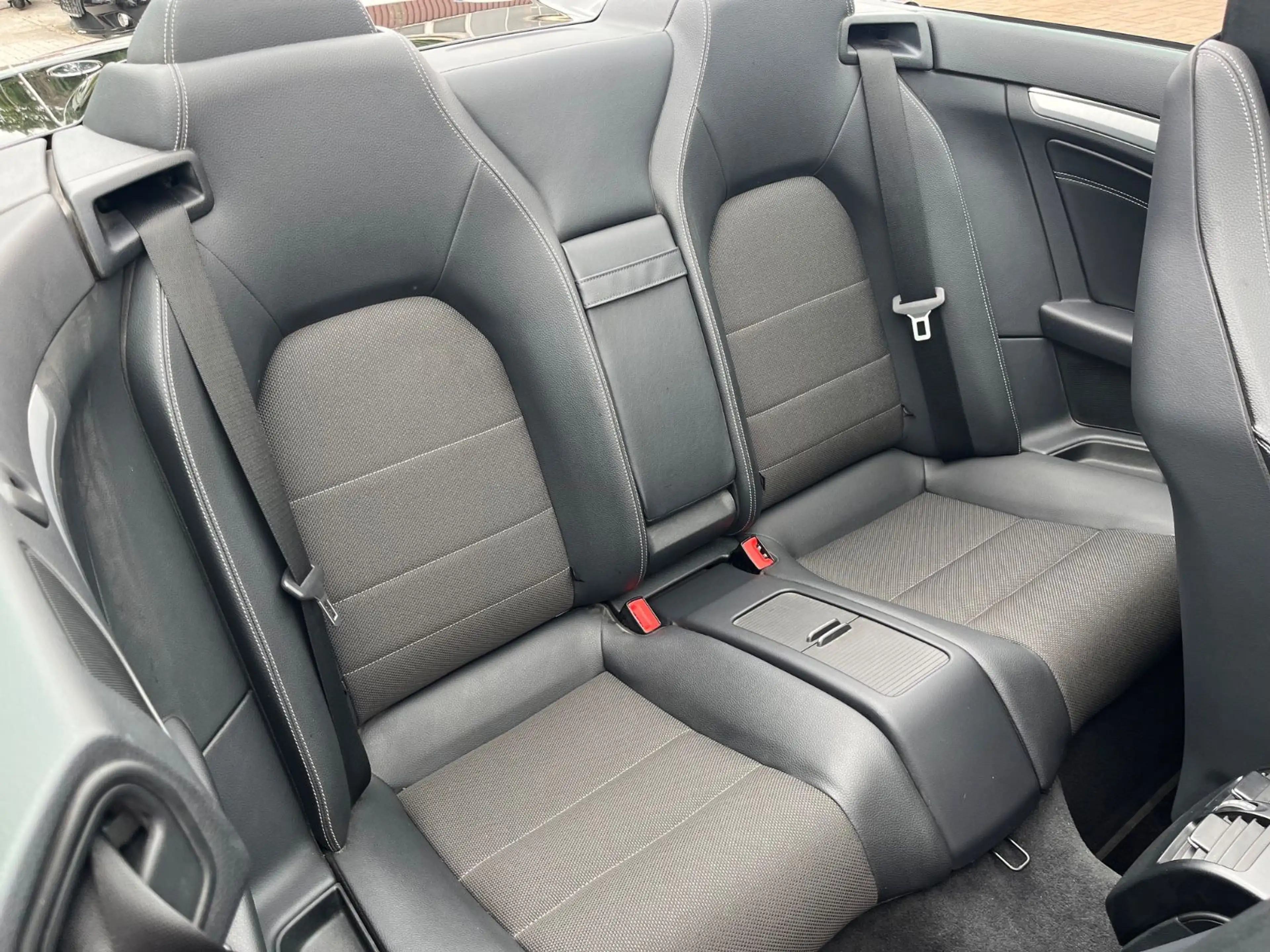 Mercedes-Benz E 350 E Cabrio°Kamera°OPA´s Auto aus 1Hand — photo 10