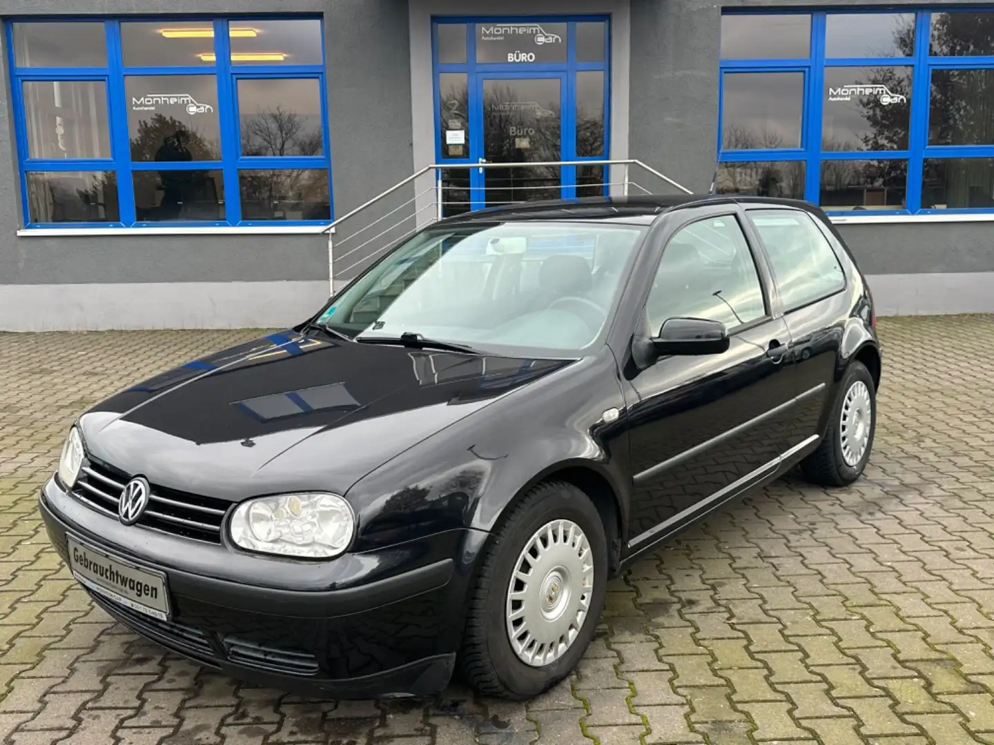 Volkswagen Golf 1.4 Basis Schwarz - 1