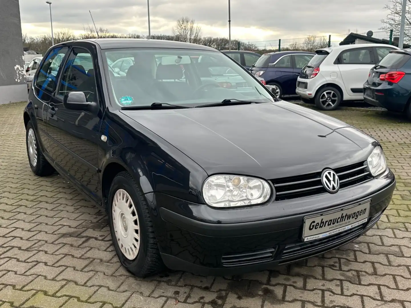 Volkswagen Golf 1.4 Basis Schwarz - 2