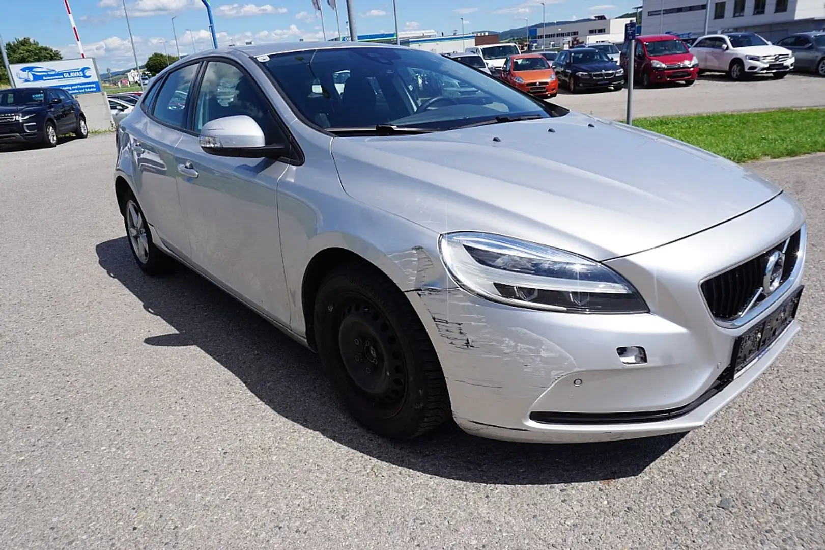 Volvo V40 T3 Kinetic Plateado - 2