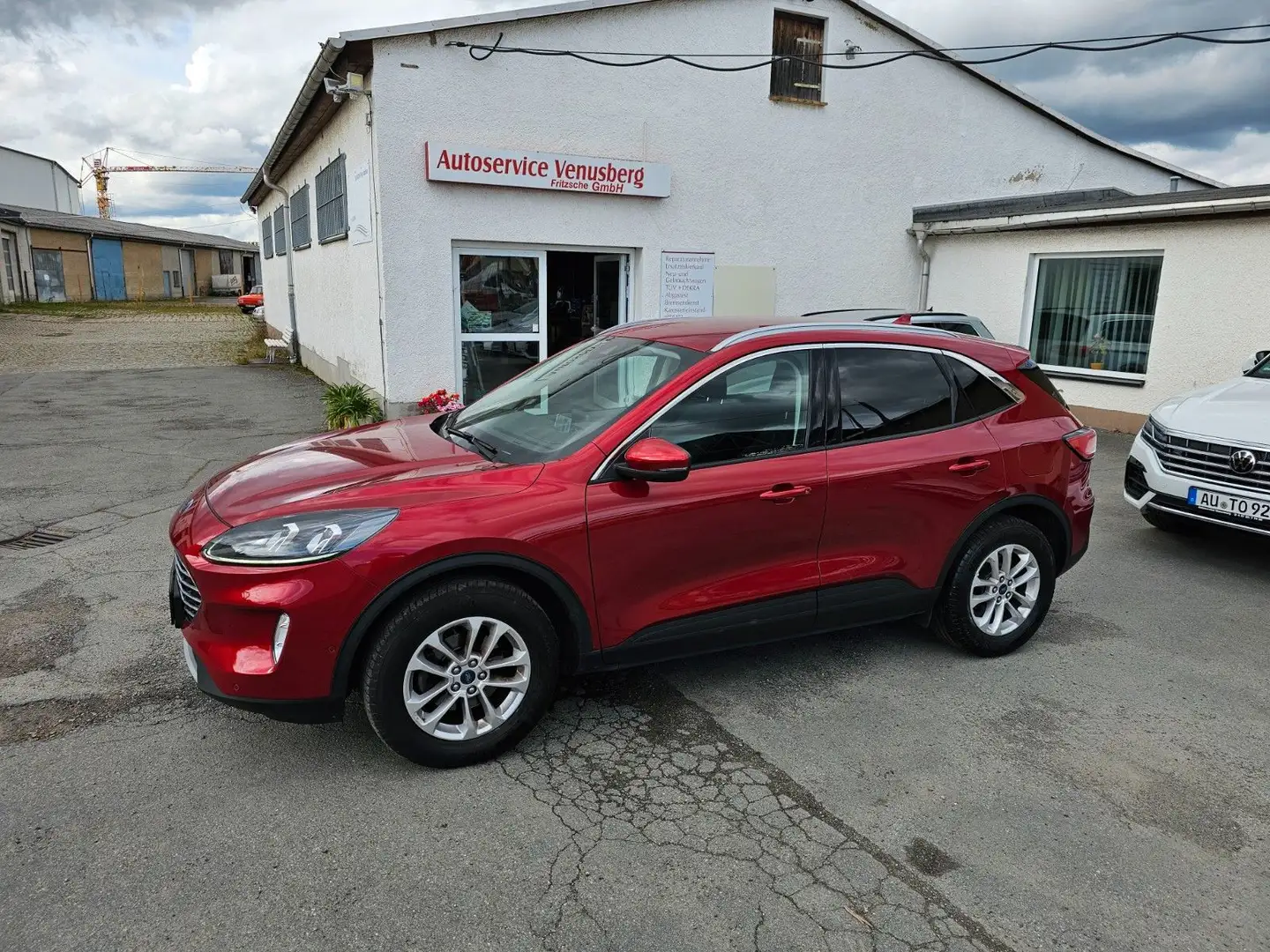 Ford Kuga Titanium LED Navi Frotscheibenheizung SHZ Rood - 1