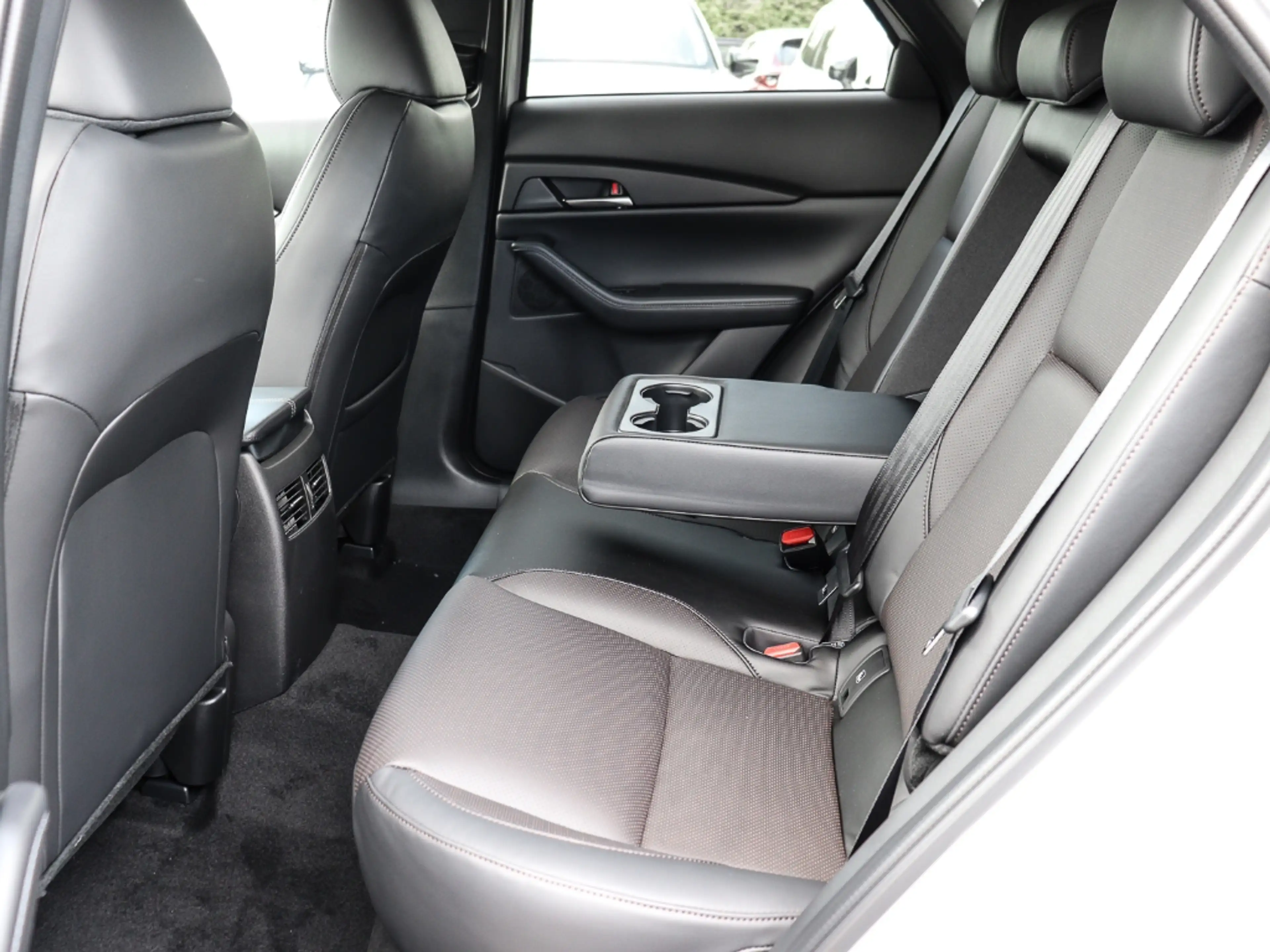 Mazda CX-30 2027 Homura Plus 2.5L e-SKYACTIV-G 140PS 6GS FWD — photo 15