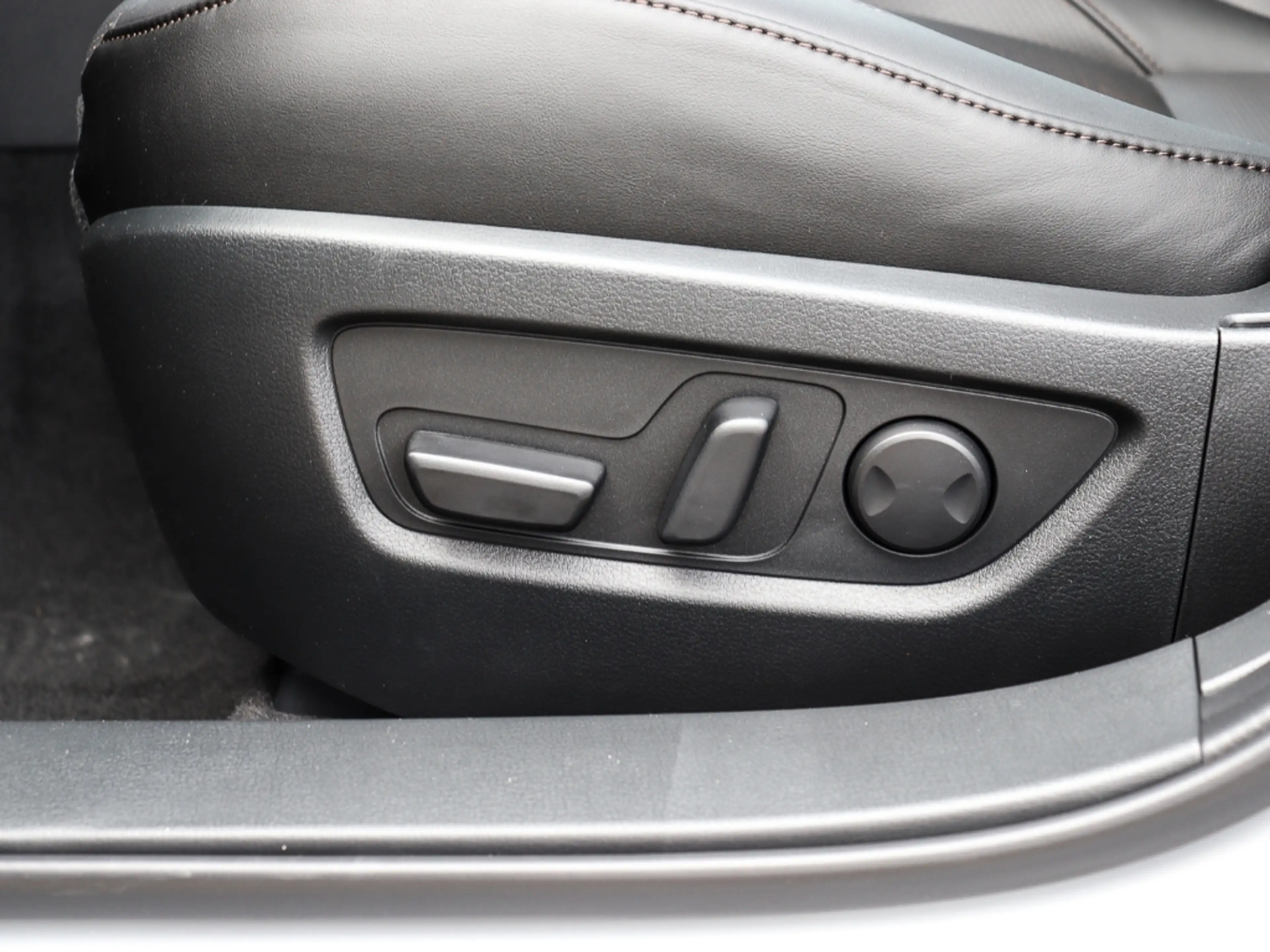 Mazda CX-30 2027 Homura Plus 2.5L e-SKYACTIV-G 140PS 6GS FWD — photo 12