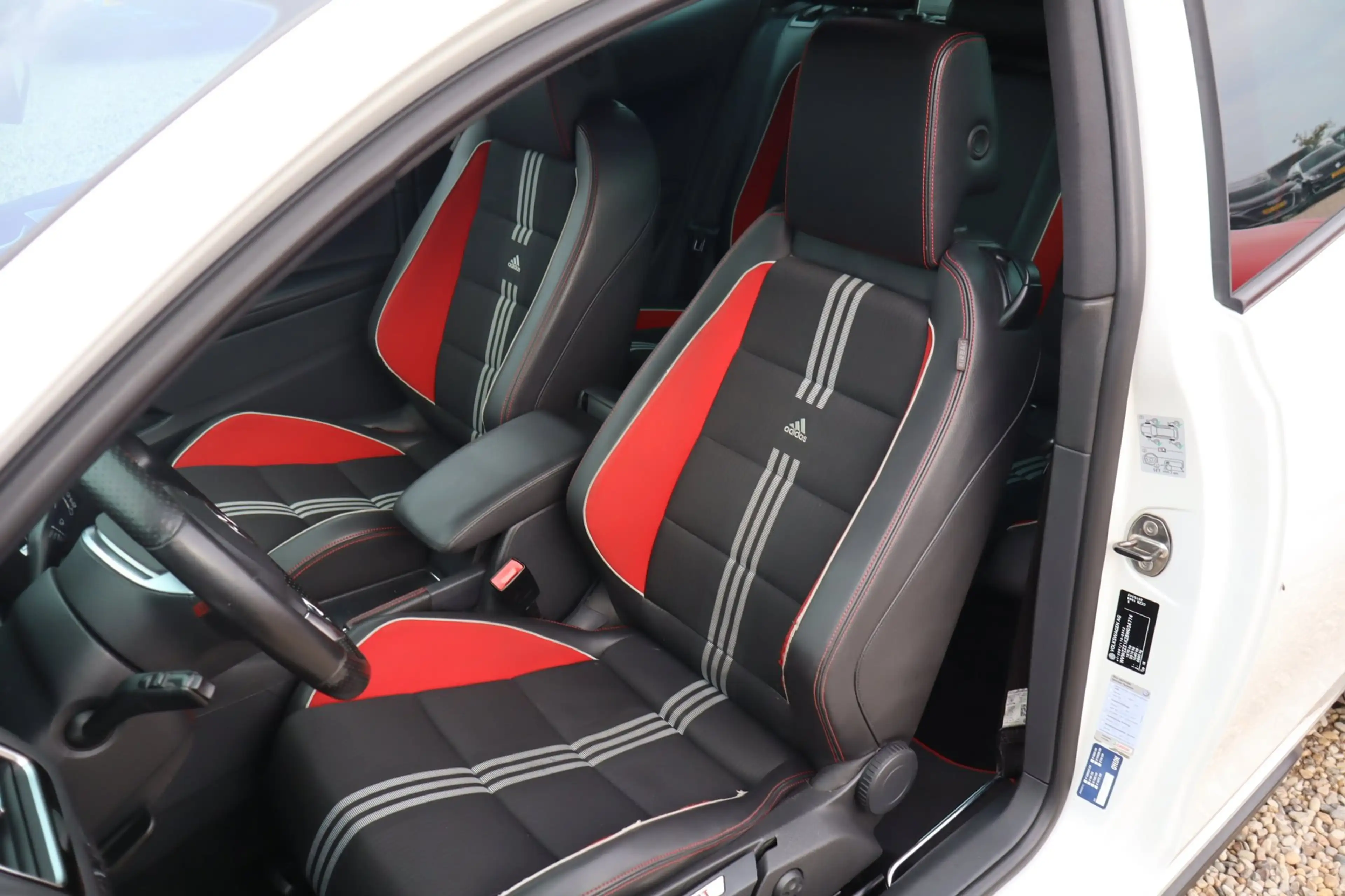 Volkswagen Golf GTI 2.0 ADIDAS EDITION GETUNED JD ENGENEERING — photo 11