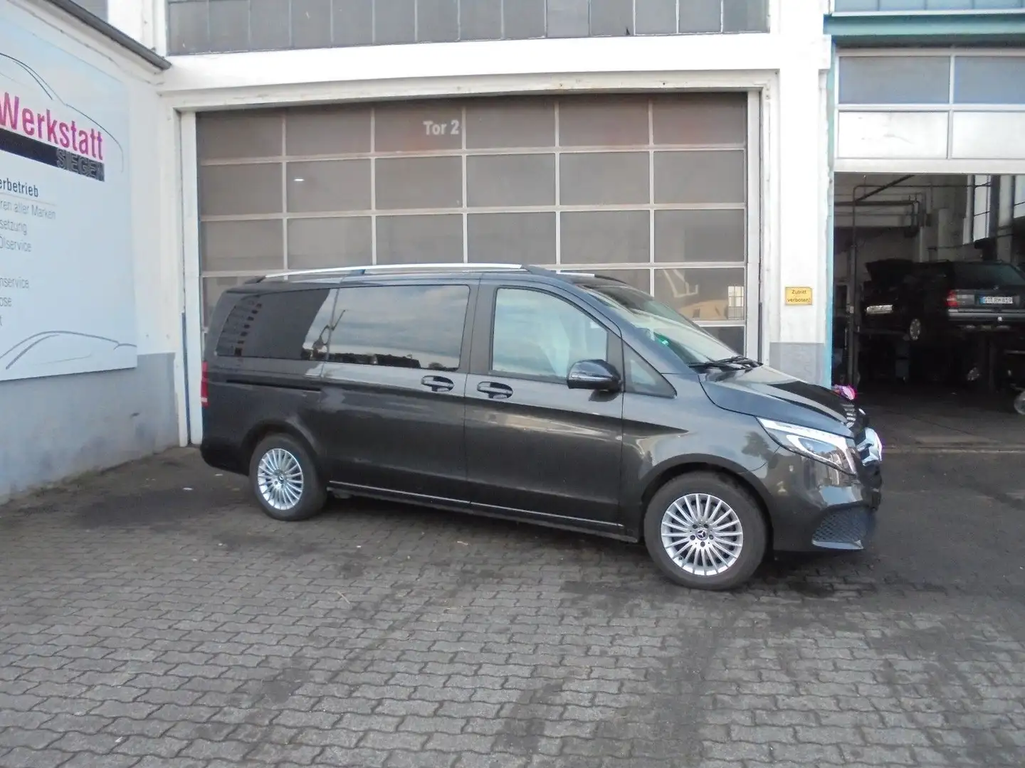 Mercedes-Benz V 300 d lang 4Matic, Kamera, Navi Grau - 2