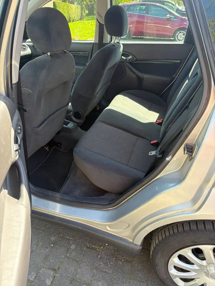 Ford Focus Ghia, foto 3