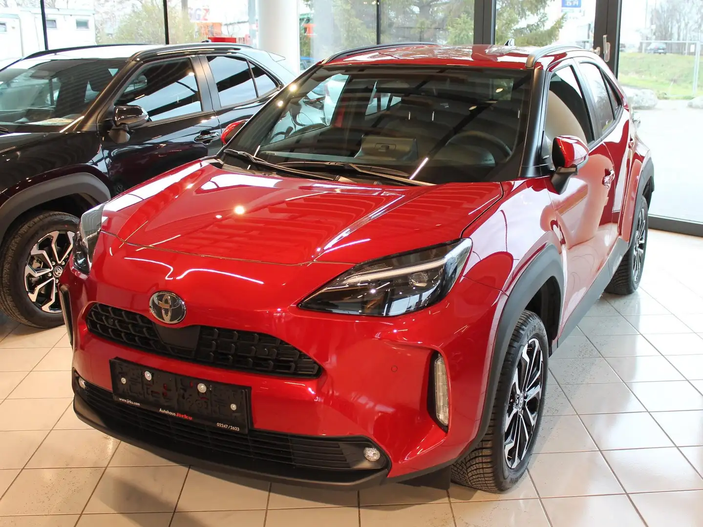 Toyota Yaris Cross 1,5 VVT-i Hybrid Active Drive Aut. Safety Paket Rot - 1