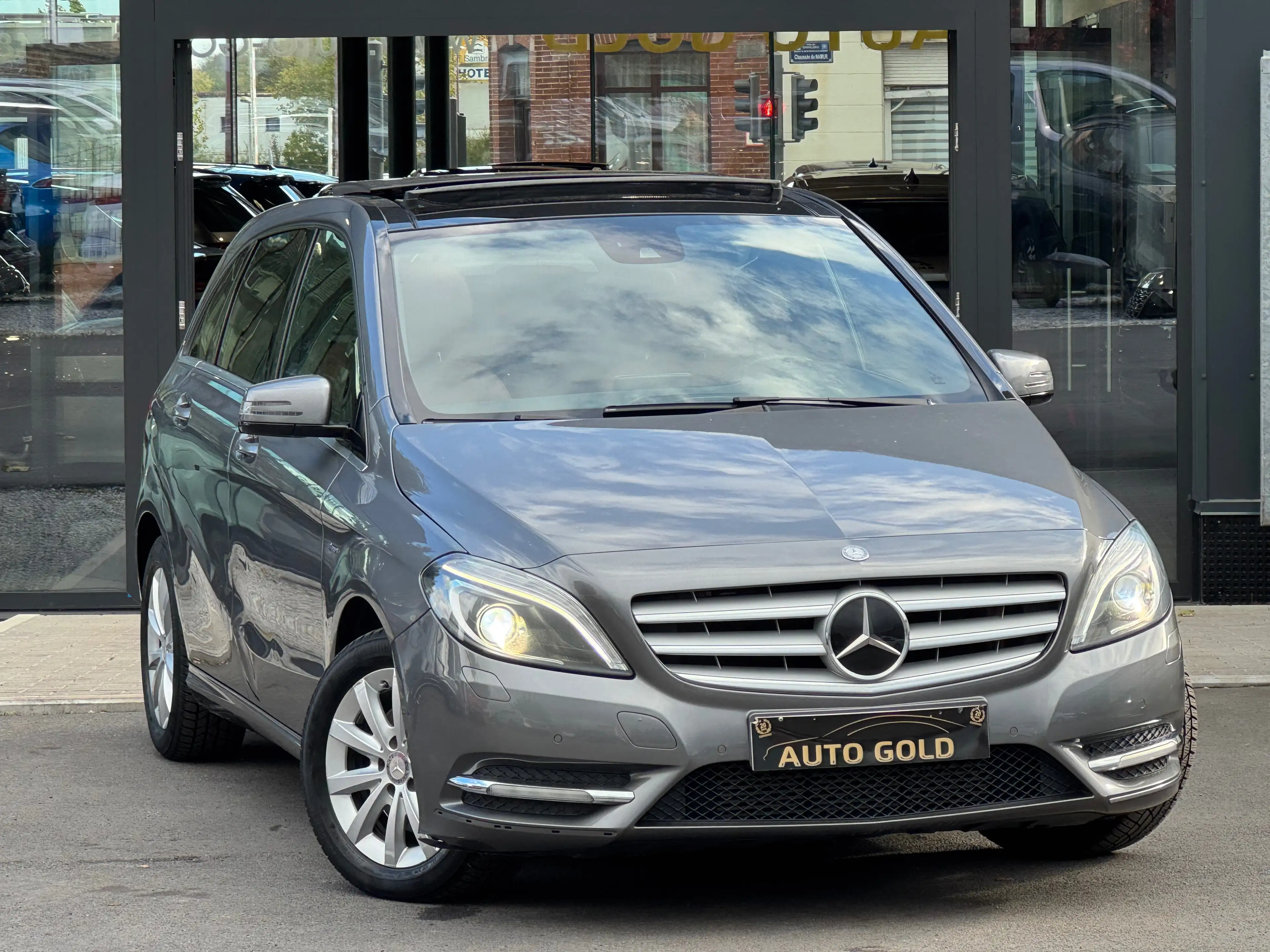 Mercedes-Benz B 200 CDI / BOITE AUTO / FULLOPTIONS / 1PROP CARNET — photo 2