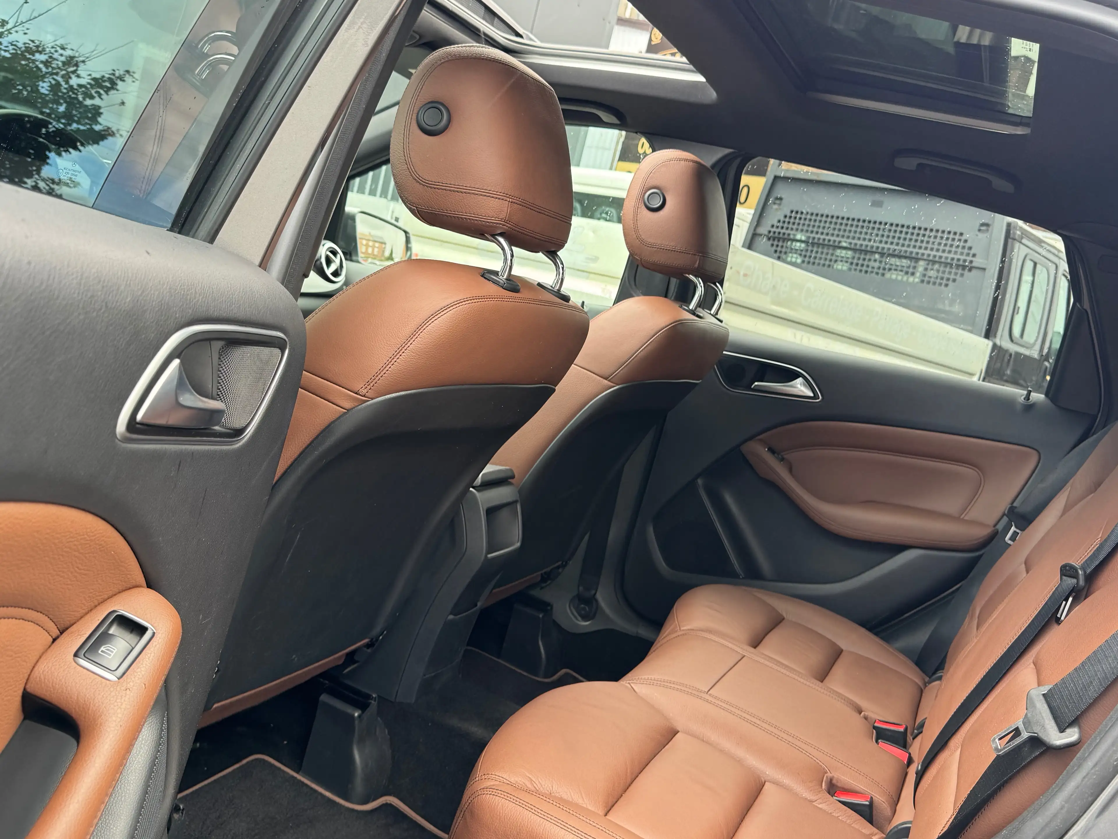 Mercedes-Benz B 200 CDI / BOITE AUTO / FULLOPTIONS / 1PROP CARNET — photo 9