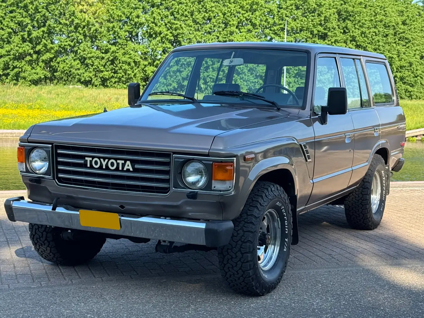 Toyota Land Cruiser FJ60 / FJ62 Good Condition * AIRCO * Brons - 1