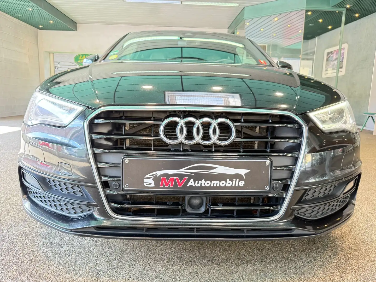 Audi A3 1.6TDI S line * Xénon * Front assist * Clim Zwart - 2