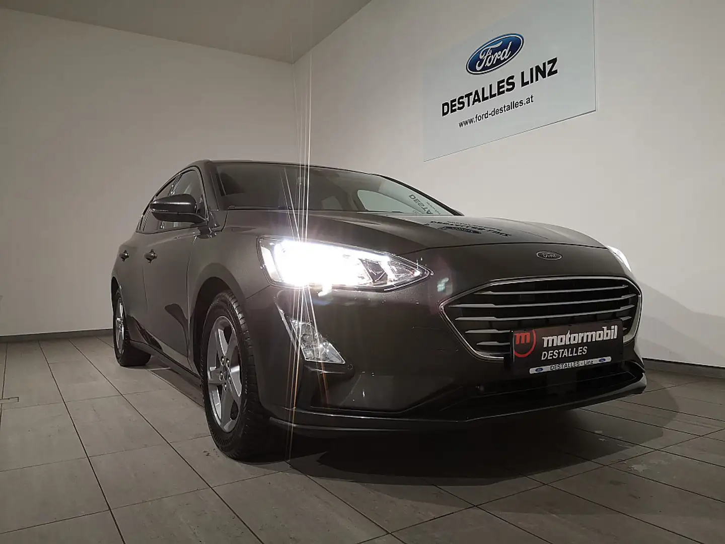 Ford Focus 1,0 EcoBoost Trend Edition Business Gris - 1