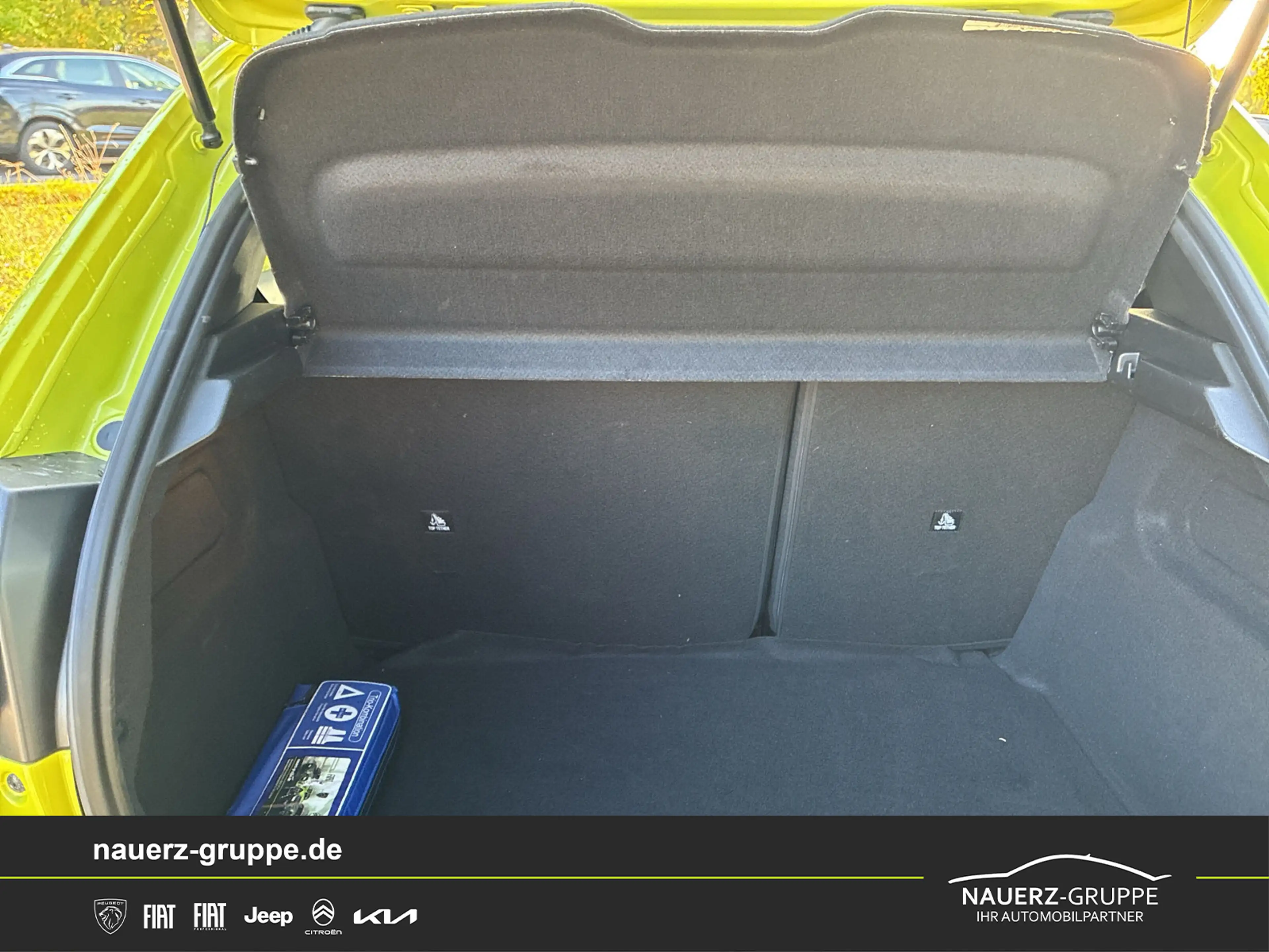 Peugeot 208 Allure PureTech 100 — photo 6