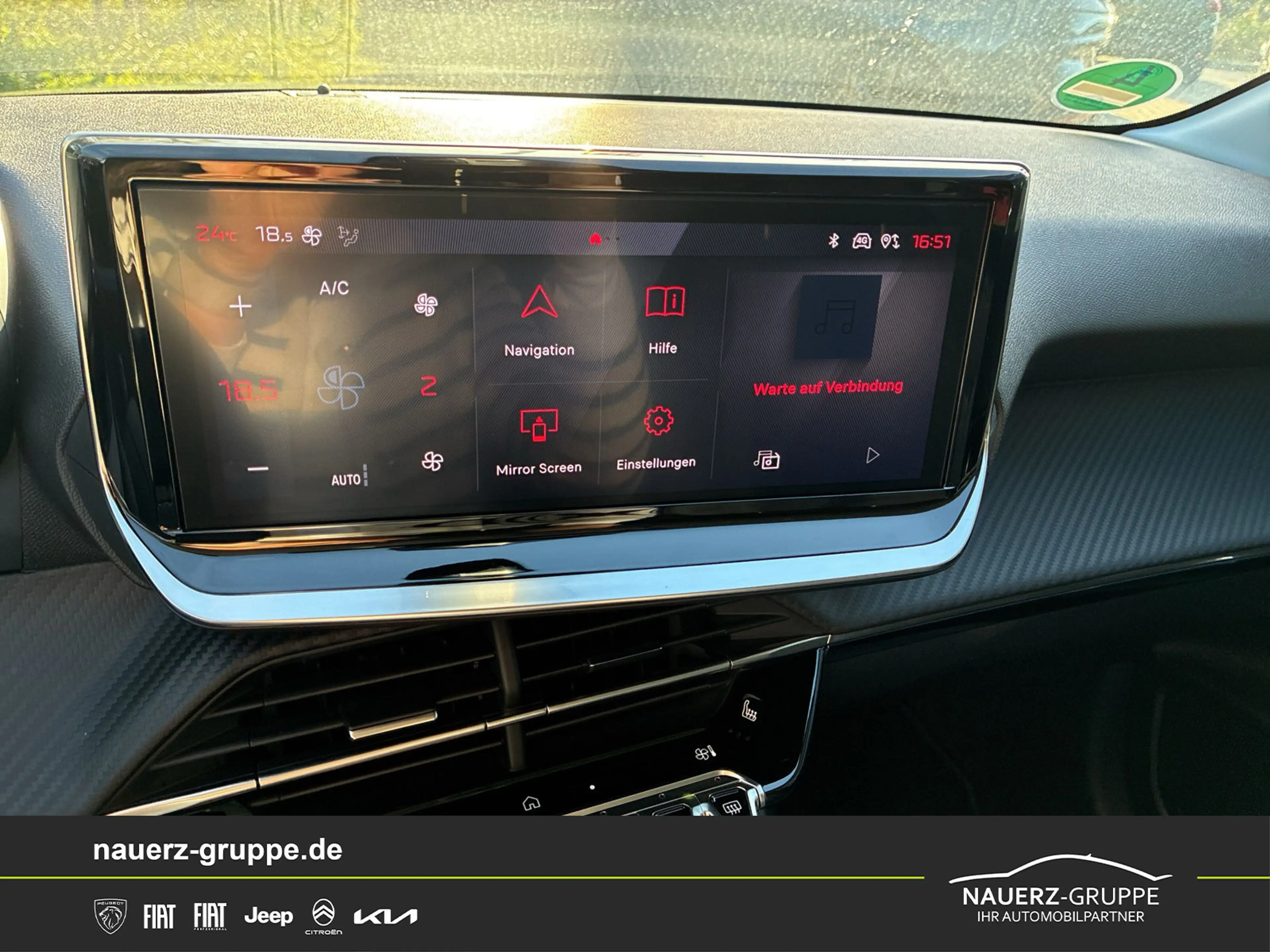 Peugeot 208 Allure PureTech 100 — photo 15