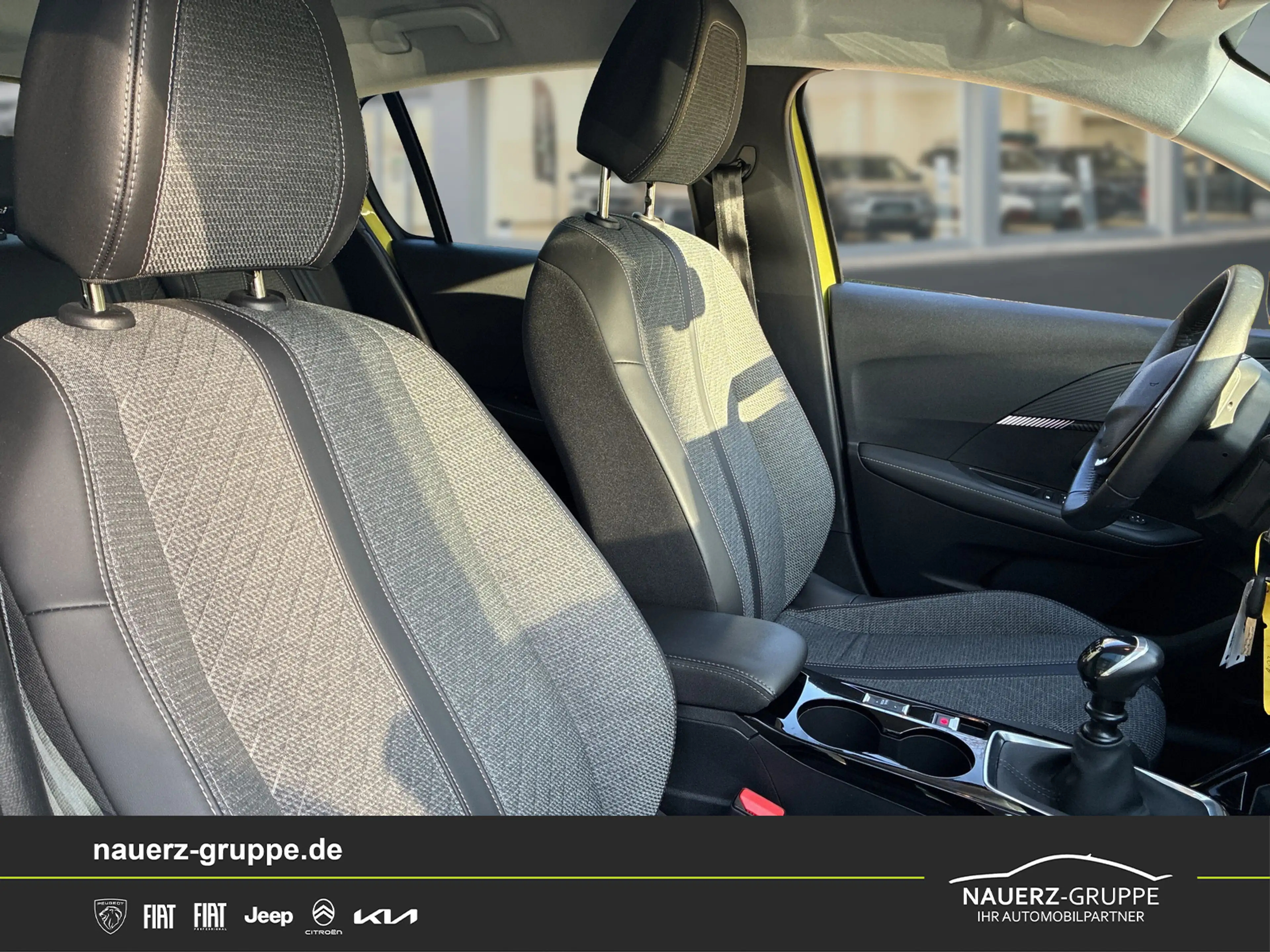 Peugeot 208 Allure PureTech 100 — photo 9