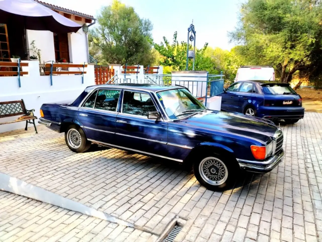 Mercedes-Benz 280E, foto 2