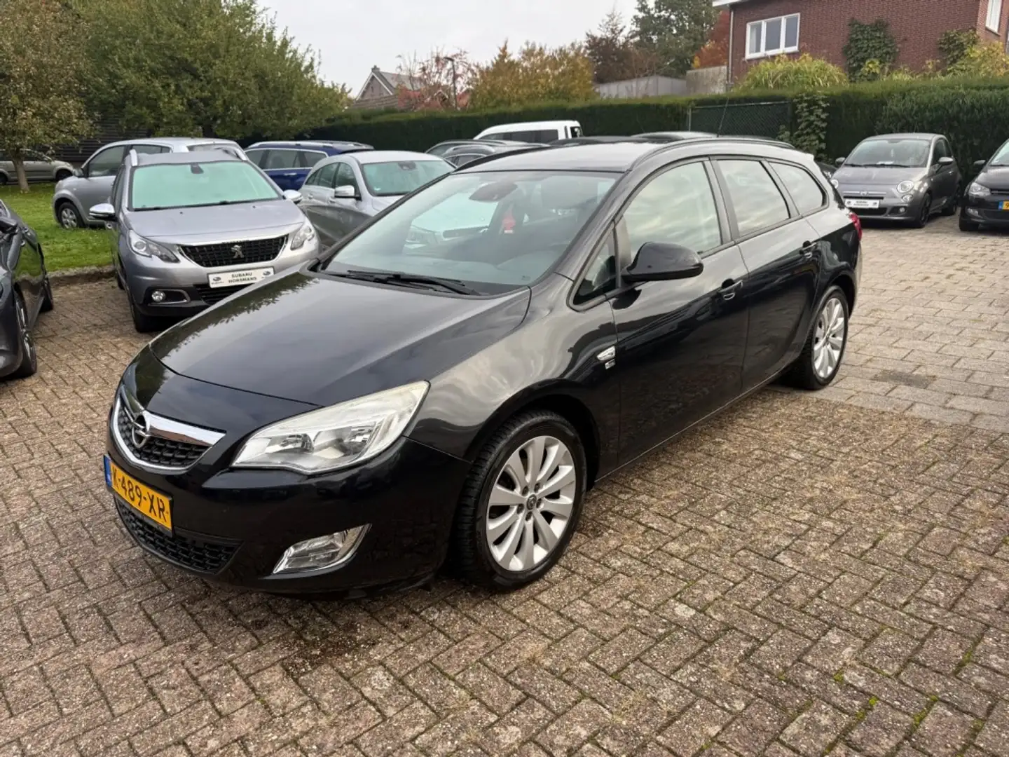 Opel Astra Sports Tourer 1,6 Zwart - 1