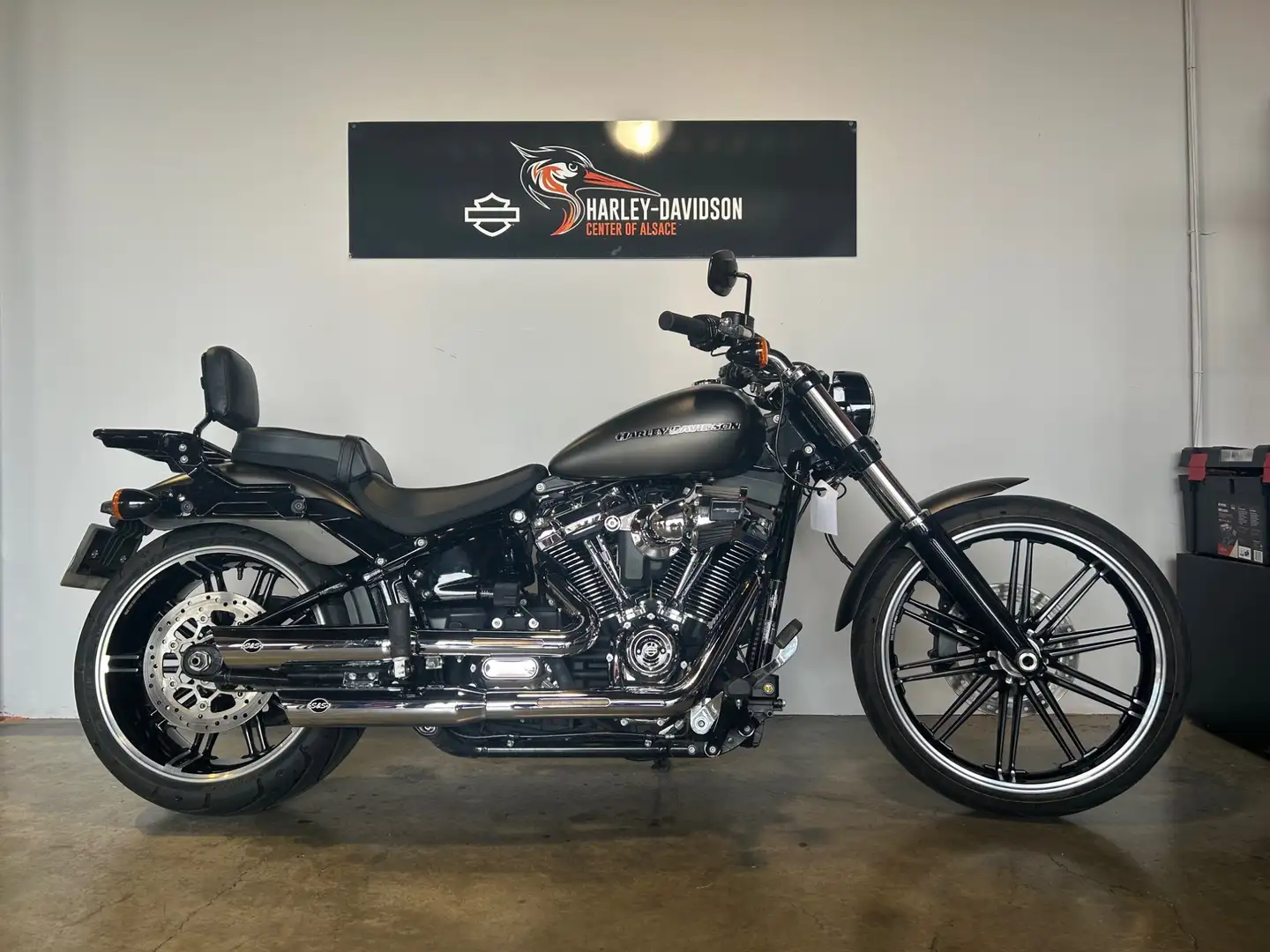 Harley-Davidson Breakout - 1