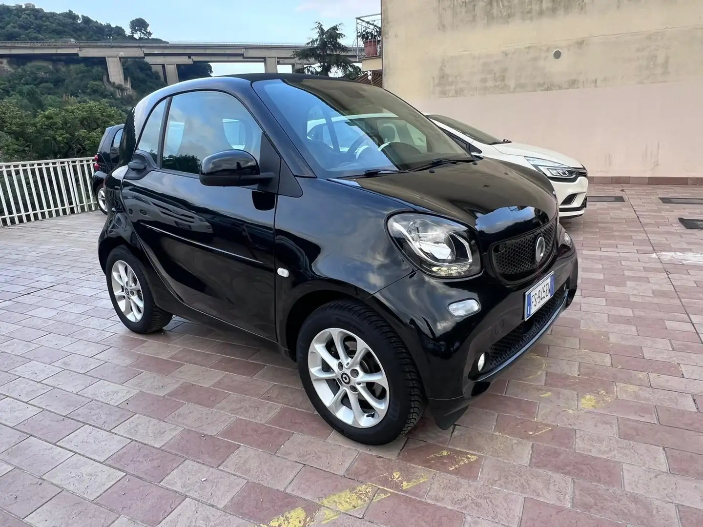 smart forTwo 1.0 Youngster 71cv AUTOMATICA - UNICA PROPRIETARIA Zwart - 2
