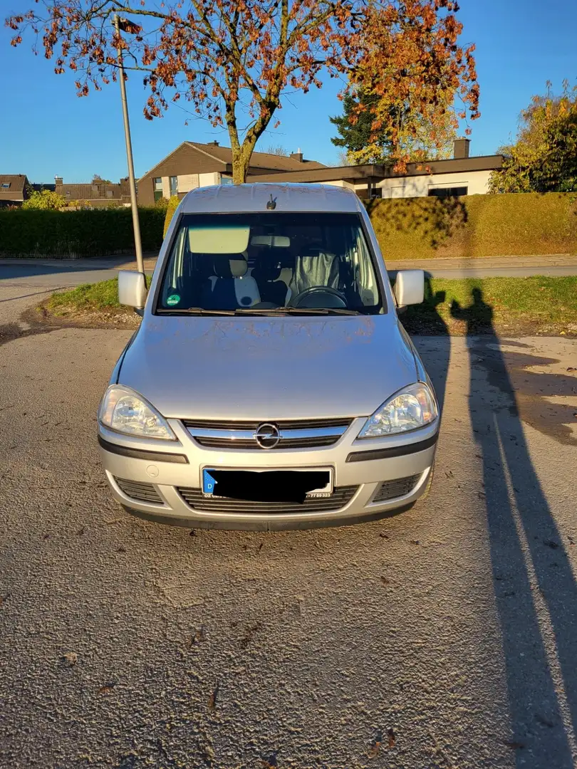 Opel Combo Tour Edition Silber - 1