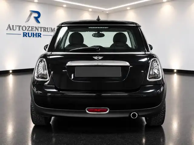 Mini Hatch view 7