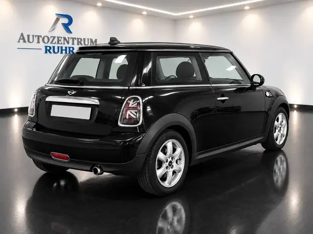 Mini Hatch view 6
