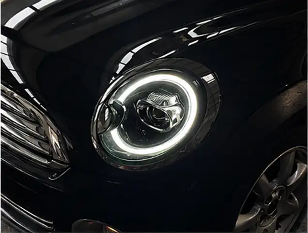 Mini Hatch view 11