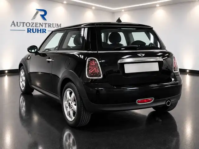 Mini Hatch view 8