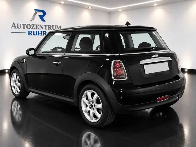 Mini Hatch view 9