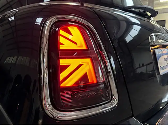 Mini Hatch view 10