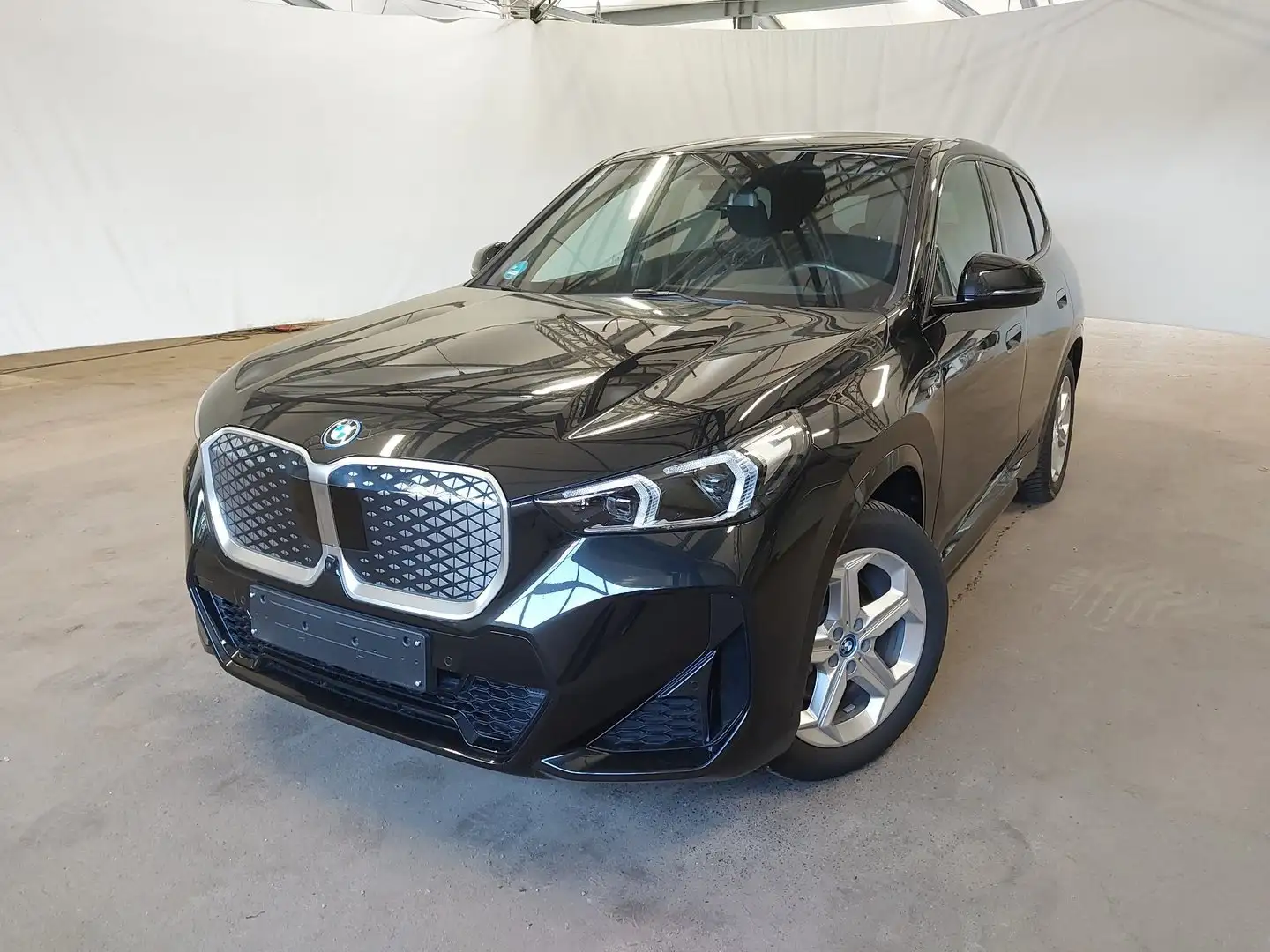 BMW iX1 30 xDrive M Sport DrivAssProf_Headup_360GradKamera Noir - 1