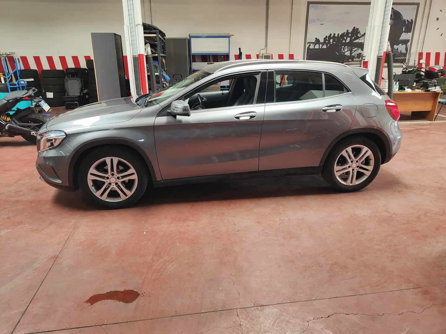 Mercedes-Benz GLA 200 d (cdi) Premium auto - 2
