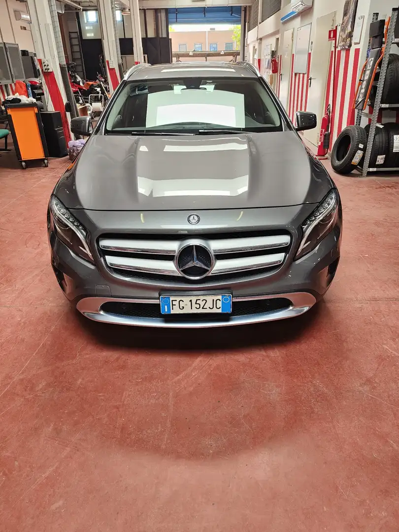 Mercedes-Benz GLA 200 d (cdi) Premium auto - 1