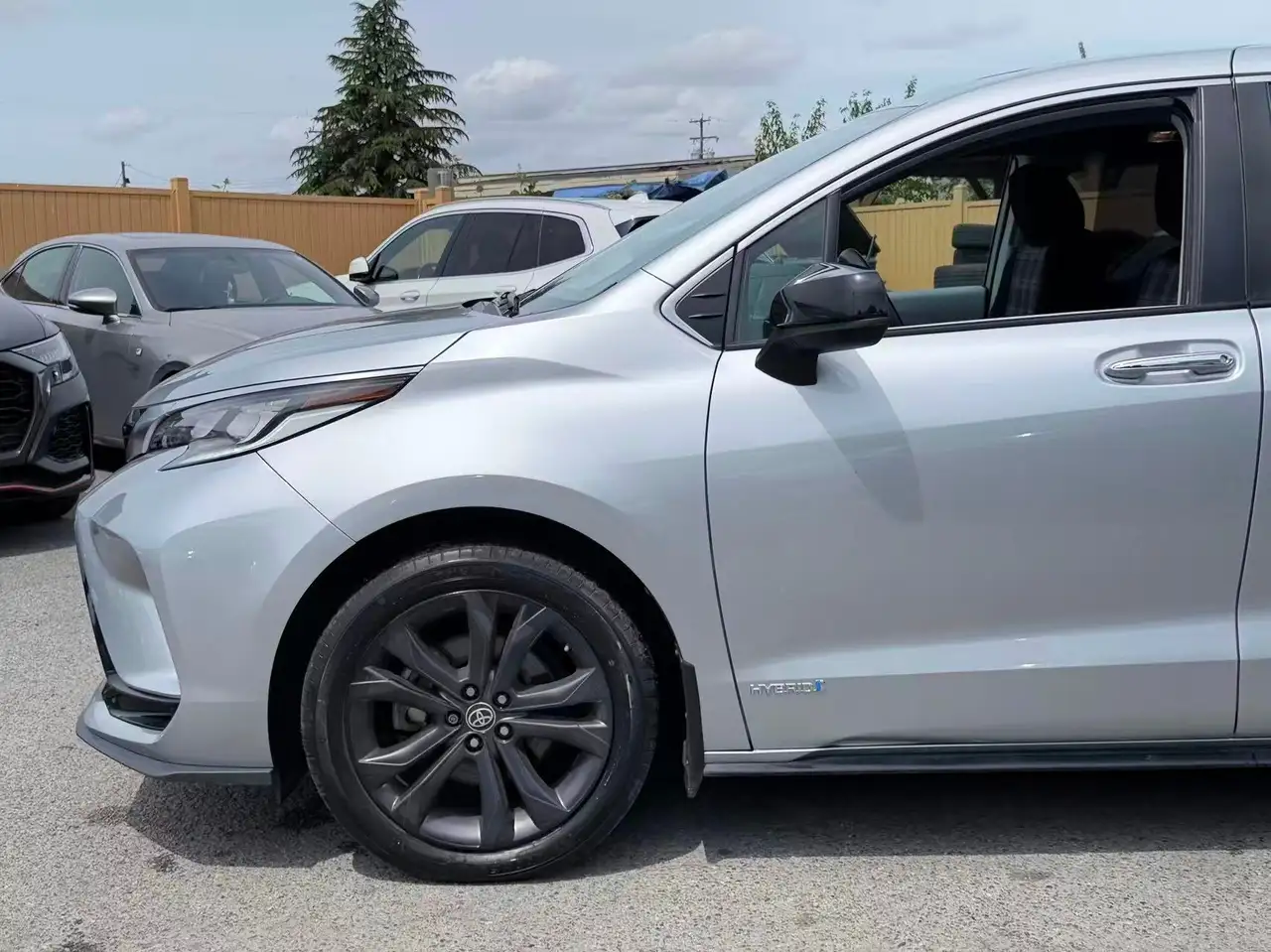 Toyota Sienna снимка Toyota Sienna