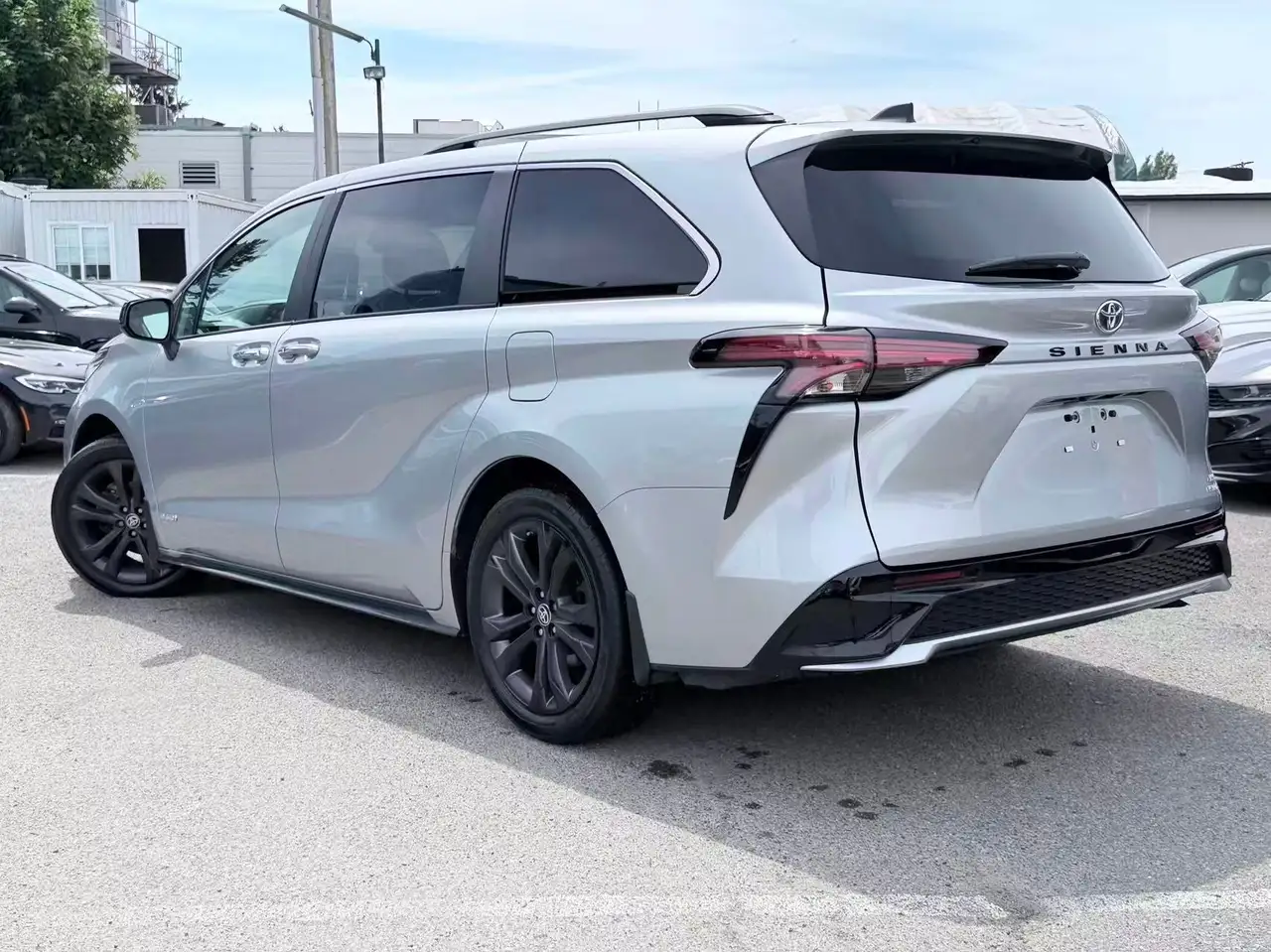 Toyota Sienna снимка Toyota Sienna