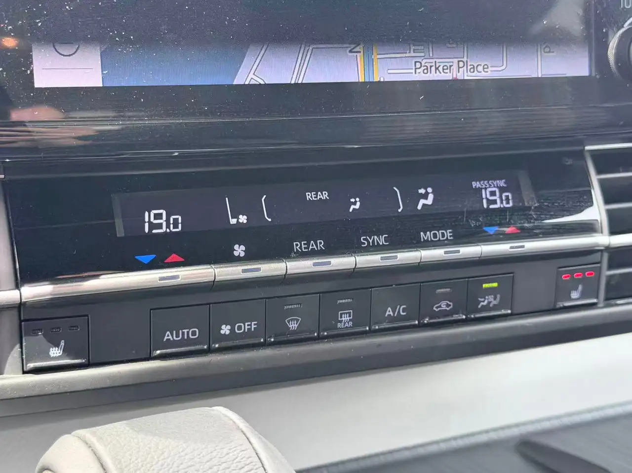 Toyota Sienna снимка Toyota Sienna