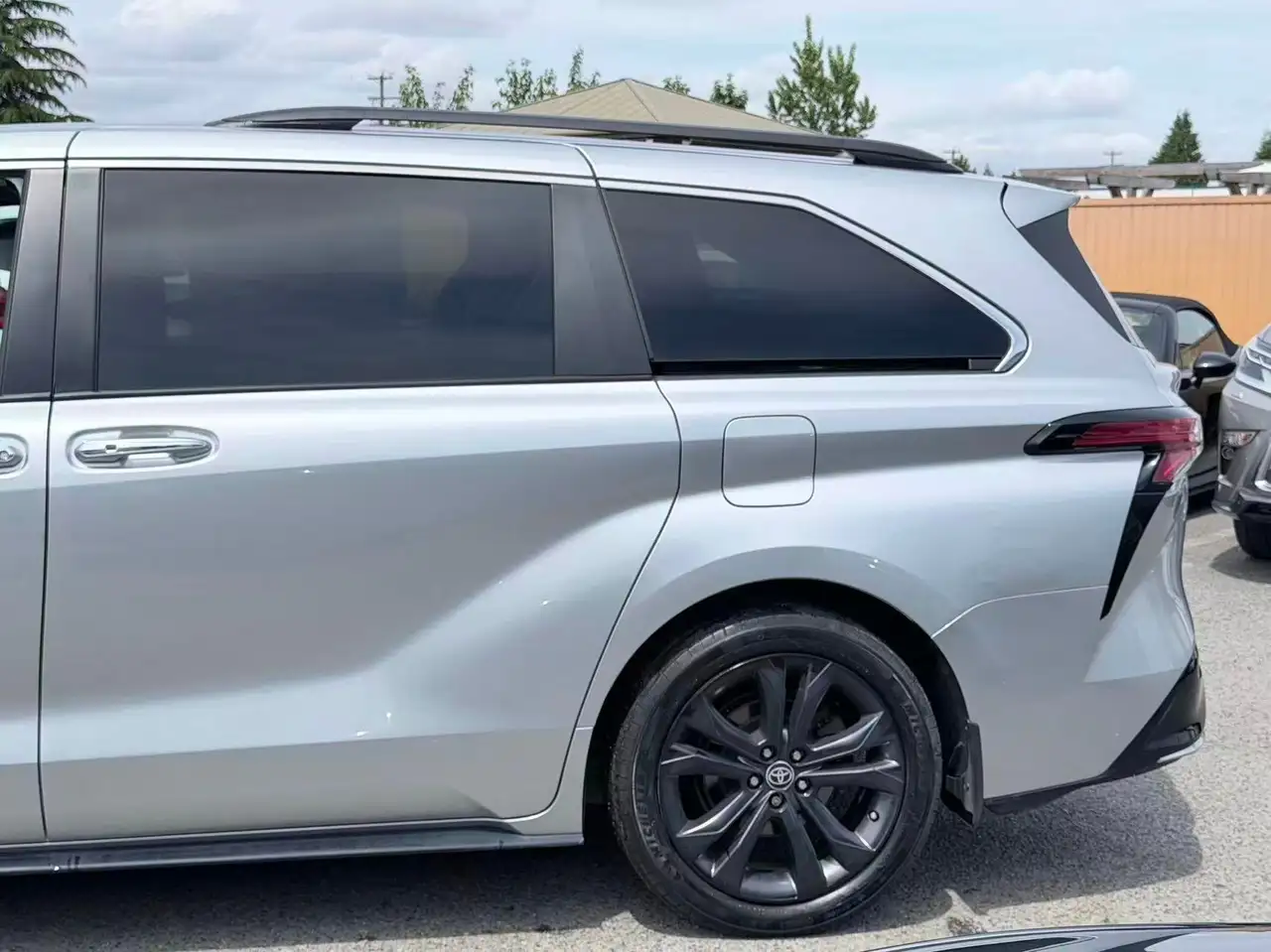 Toyota Sienna снимка Toyota Sienna