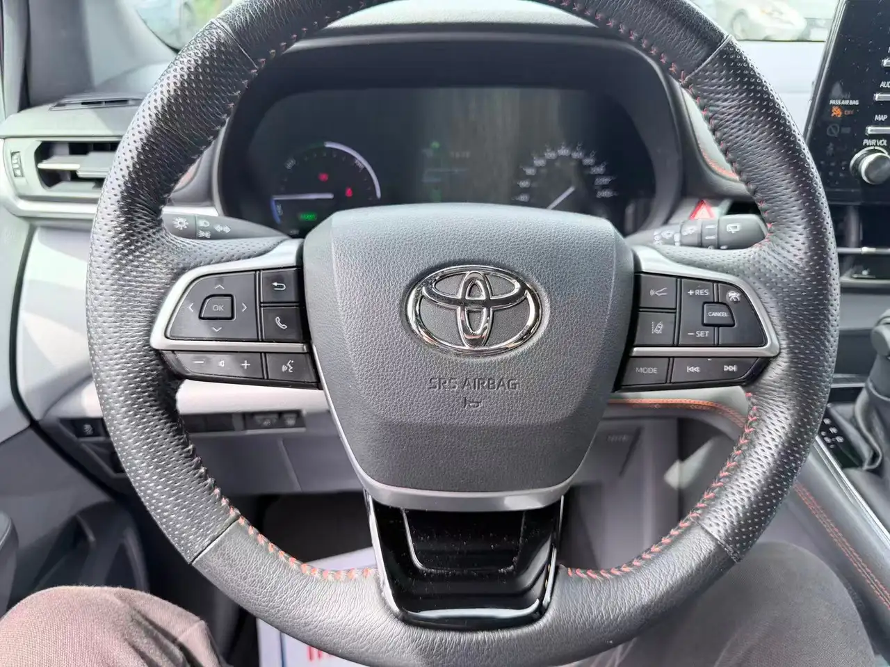 Toyota Sienna снимка Toyota Sienna