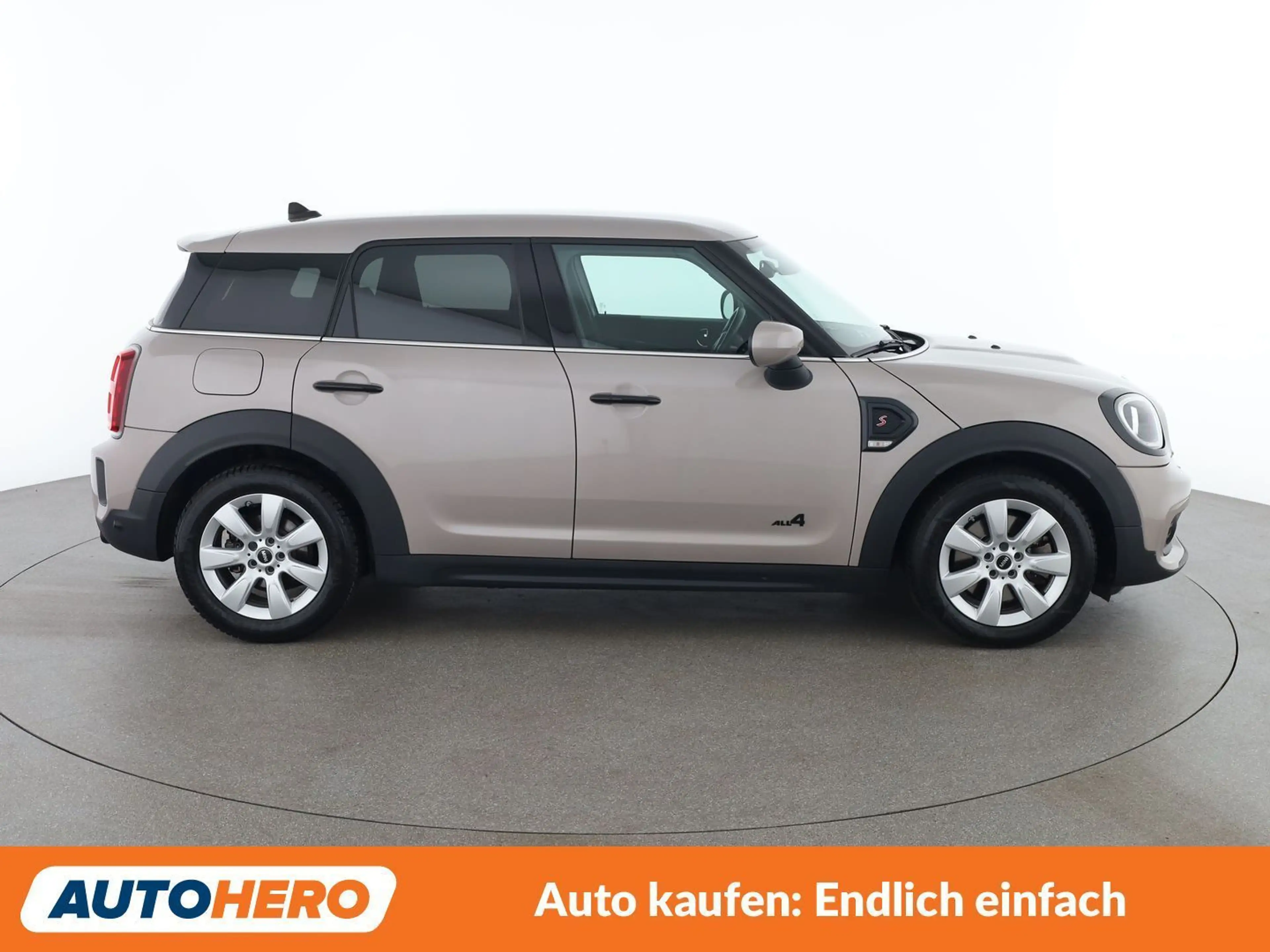 MINI Cooper S Countryman Cooper S ALL4 John Cooper Works Trim — photo 7