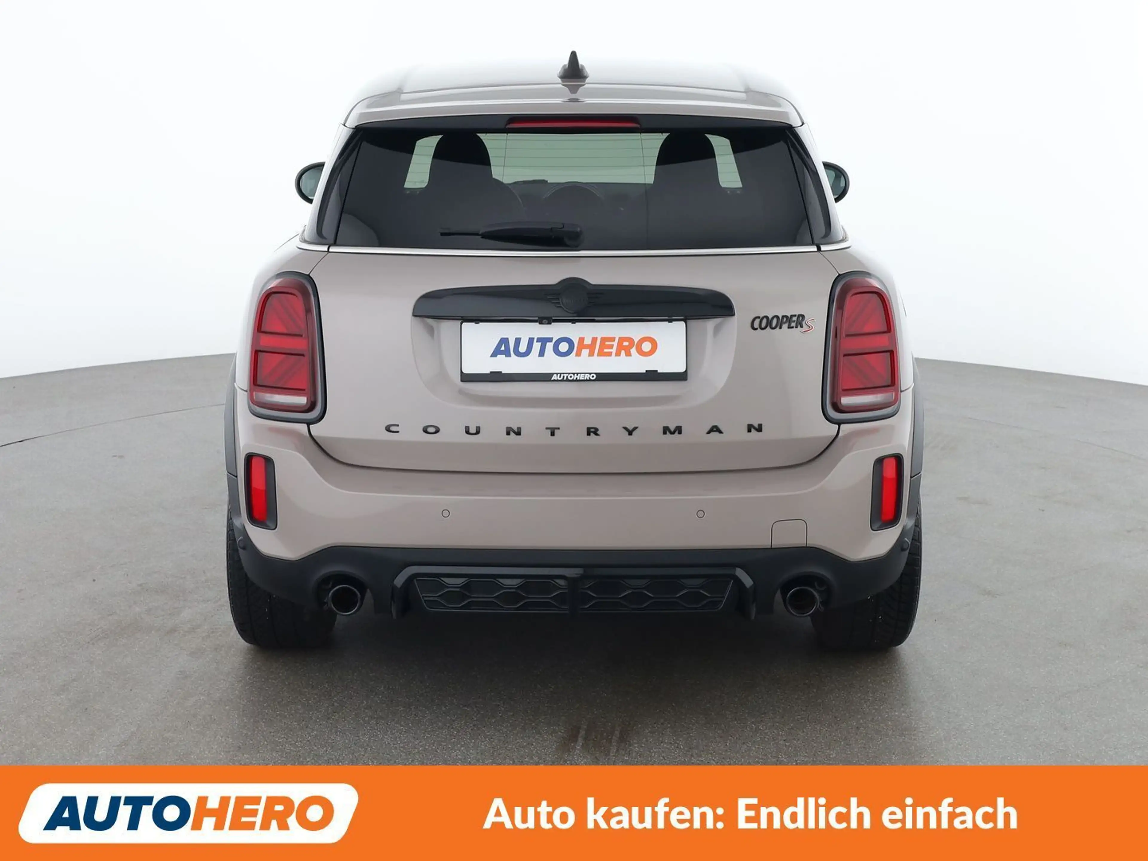MINI Cooper S Countryman Cooper S ALL4 John Cooper Works Trim — photo 5